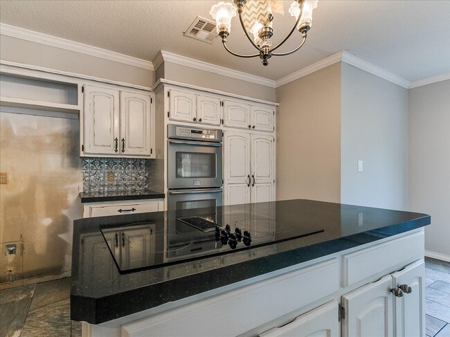 Building Photo - 6 Janeway Pl