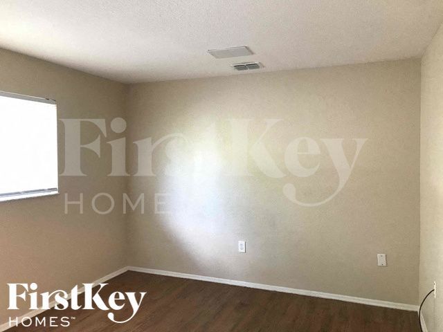 Building Photo - 1083 Riggs St