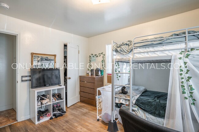 Building Photo - 545 E 400 N