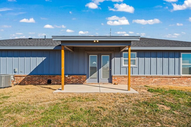 Building Photo - Country Living In Roosevelt ISD!