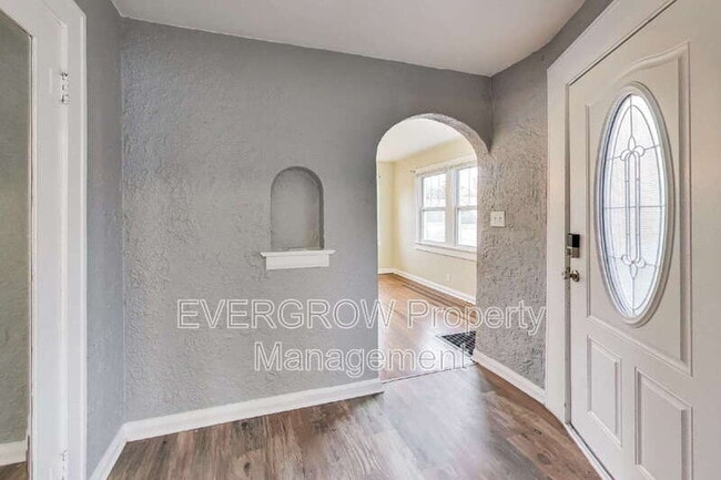 Building Photo - 5244 E 10th St