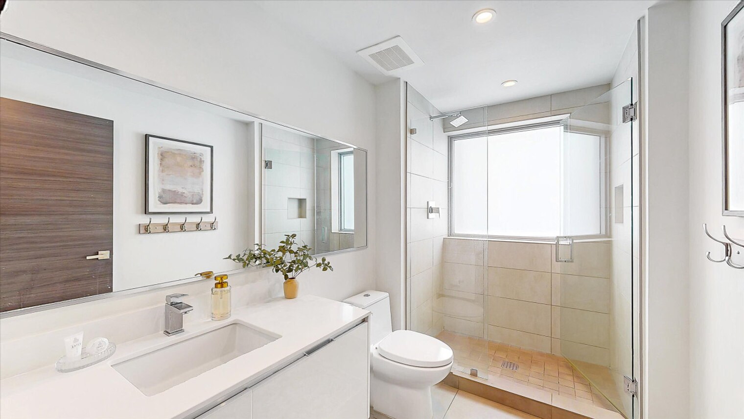 Building Photo - 777 N Ocean Dr