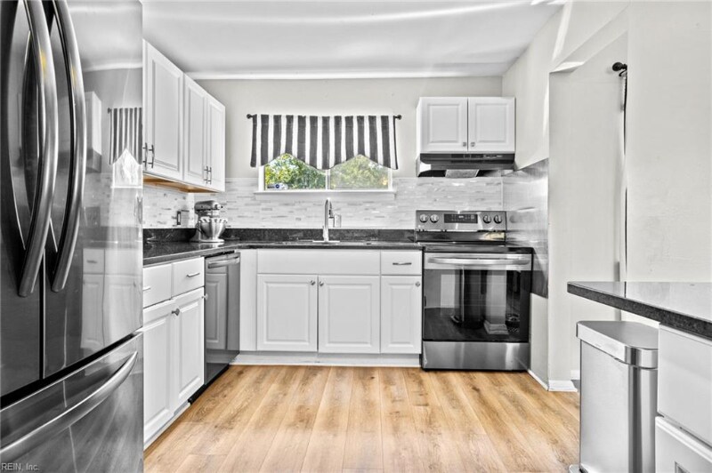 Building Photo - 5509 Sandpiper Ln