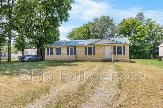 Building Photo - 105 Hubert Dr