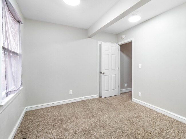 Building Photo - Newly Upgraded Duplex Unit for Rent – Modern Kitchen & Bathroom | Gloucester, NJ