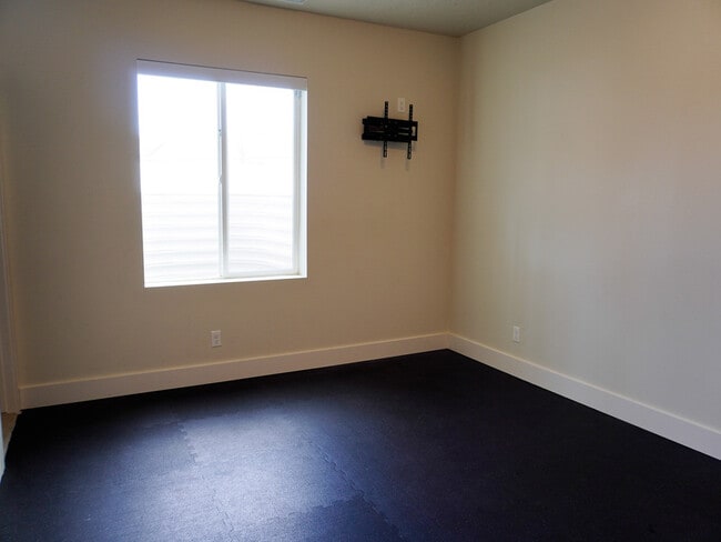 Building Photo - 2274 S 50 E