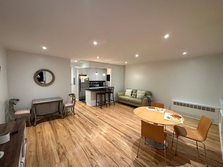 Living/Dinning Room - 85 Hart St