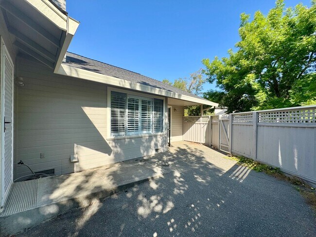 Building Photo - Napa, Gated Community Single Story 2 Bedro...