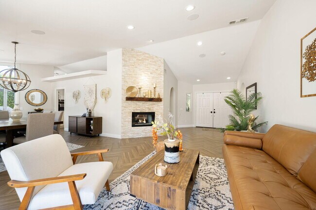 Building Photo - 76941 Coventry Cir