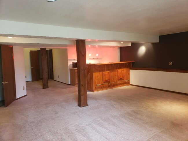 Building Photo - 2043 E Nichols Dr