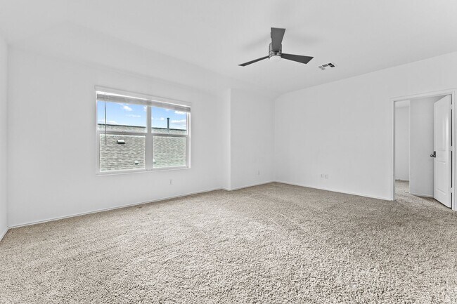 Building Photo - 129 Escondido Cir