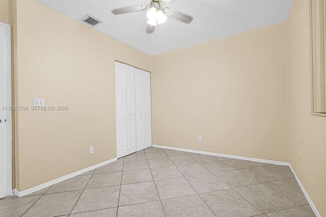 Building Photo - 1623 E Harmony Lake Cir