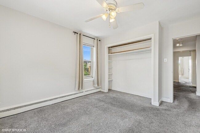 Building Photo - 4920 N Marine Dr