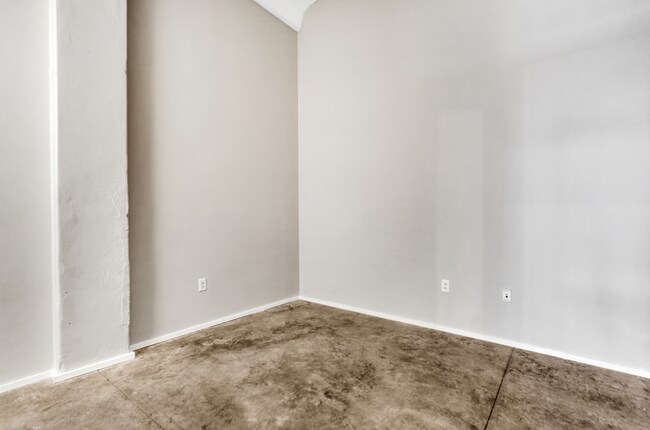 Building Photo - Downtown St. Louis Condo for Rent - Meridian Building
