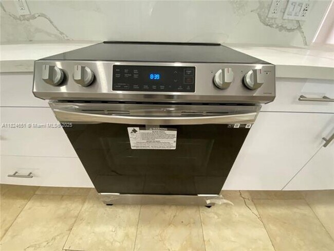 Building Photo - 19330 NE 18th Pl