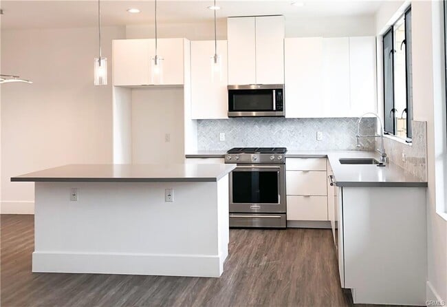 Building Photo - 4201 Pennsylvania Ave