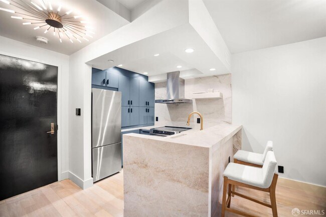 Building Photo - 101 Lombard St