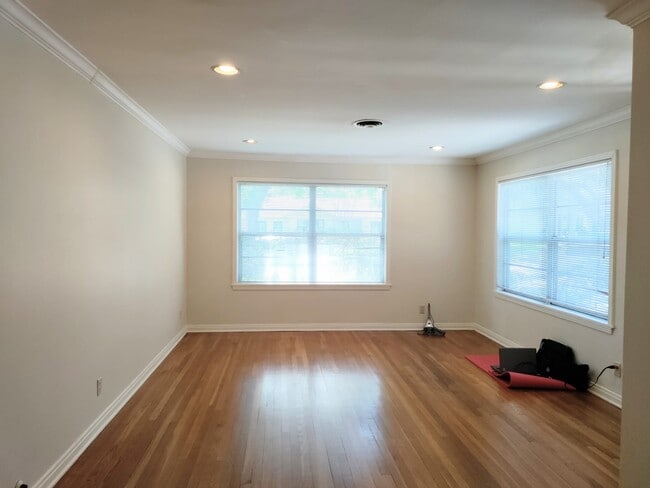 Building Photo - 5559 Aspen St