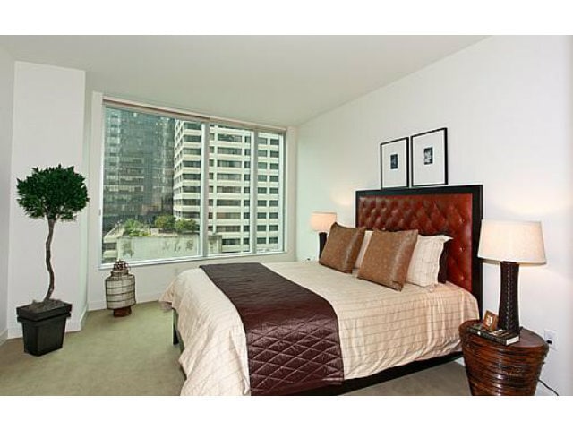 Building Photo - 301 Main St