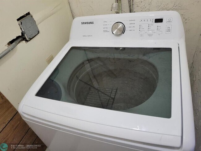 Building Photo - 2828 Casita Way