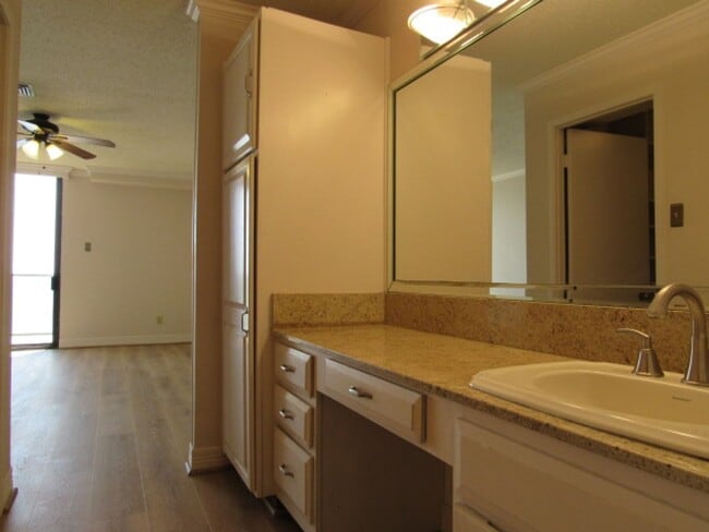 Building Photo - 1400 Ocean Dr