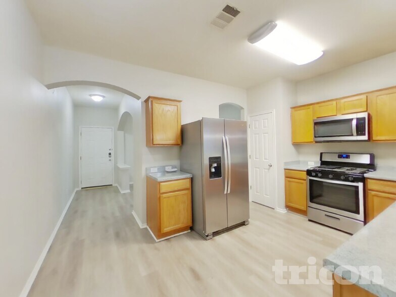 Building Photo - 705 Pampas Ricas Dr