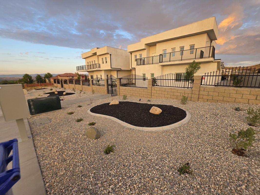 Building Photo - 16482 Apple Valley Rd