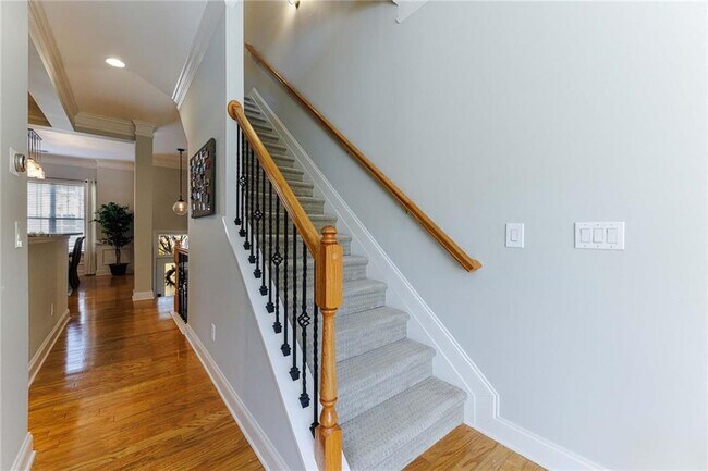 Building Photo - 2022 Cobblestone Cir NE