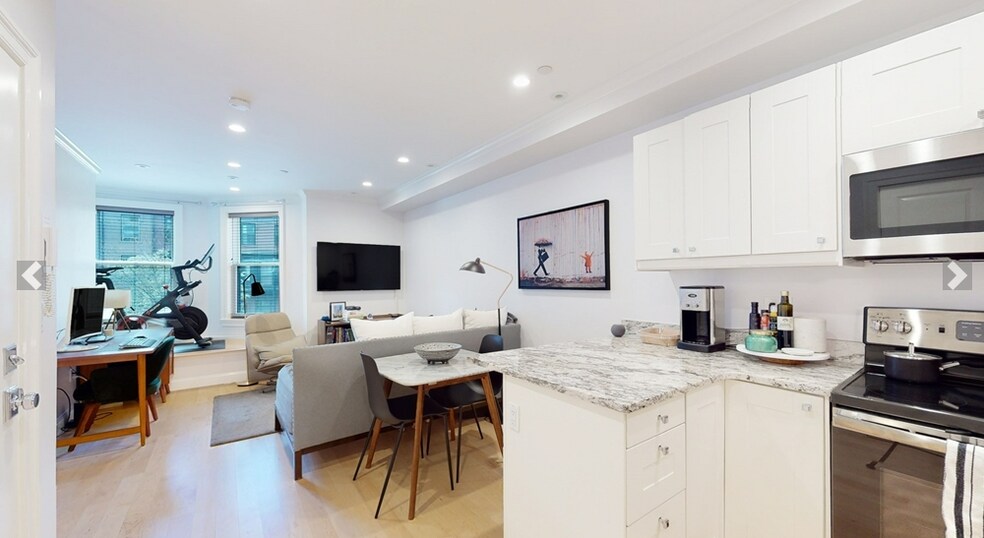 Building Photo - 296 Beacon St