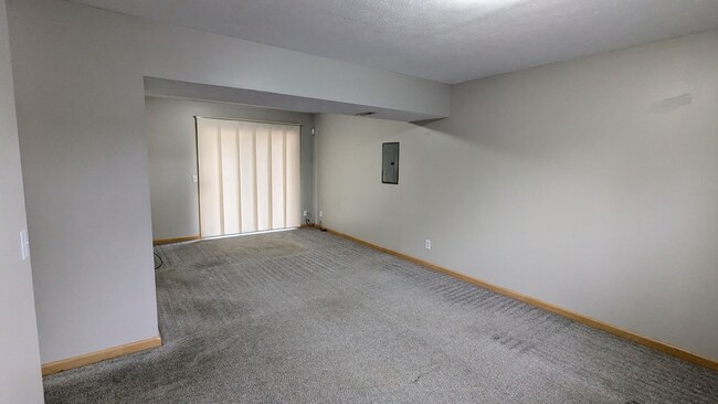 Building Photo - 3-bedroom raised ranch with finished basement and great flow