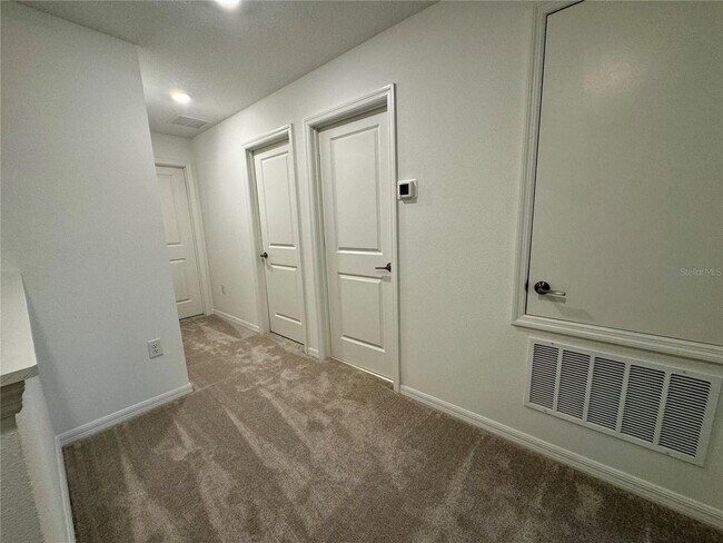 Building Photo - 3037 Canary Ave