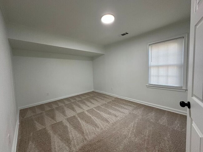 Building Photo - 3811 S Goodman Cir