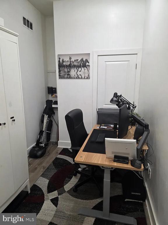 Building Photo - 512 W Montgomery Ave