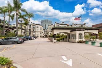 Building Photo - Beautiful 2 bedroom in La Jolla