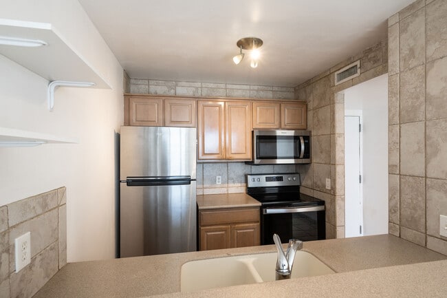 Kitchen - 3312 Northside Dr