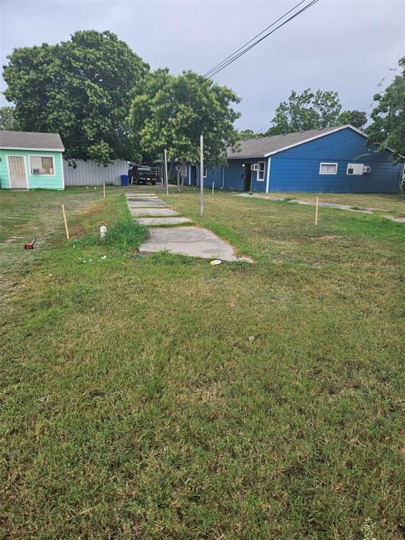 Building Photo - 1513 Lazy Ln