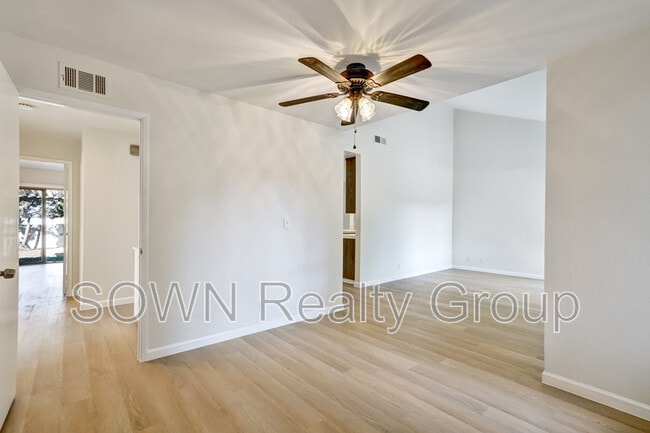 Building Photo - 36845 Reynolds Dr