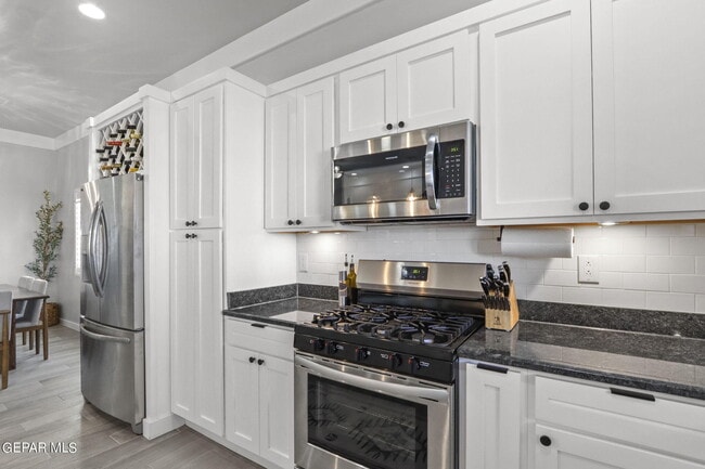 Building Photo - 2332 Tierra Delmonte Dr