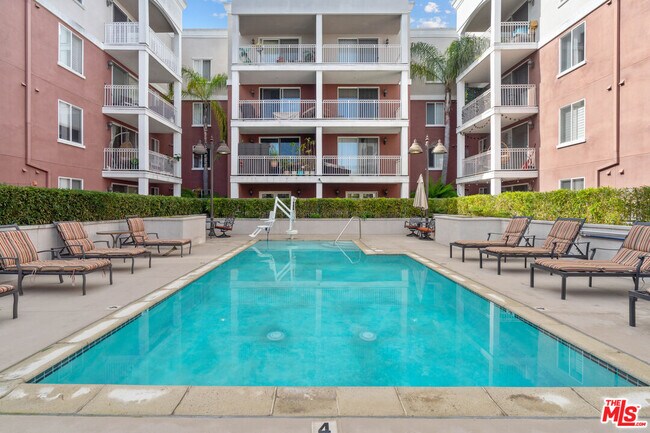 Building Photo - 3740 Santa Rosalia Dr