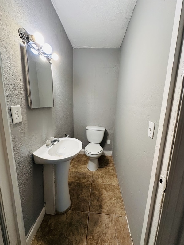 Building Photo - 5238 San Juan Ave