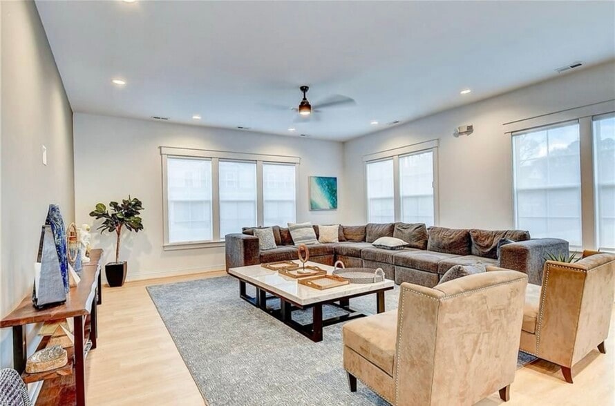 Building Photo - 1243 Jadens Way