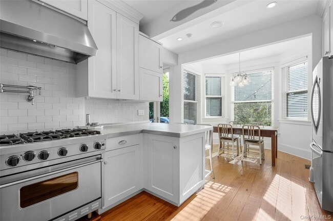 Building Photo - 5 Gerlach Pl