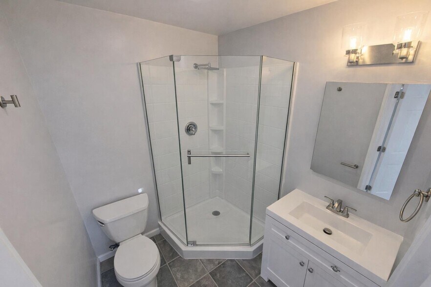 Building Photo - 142 Washington St