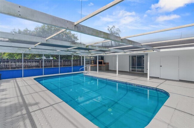 Building Photo - 3801 N 66th Ave