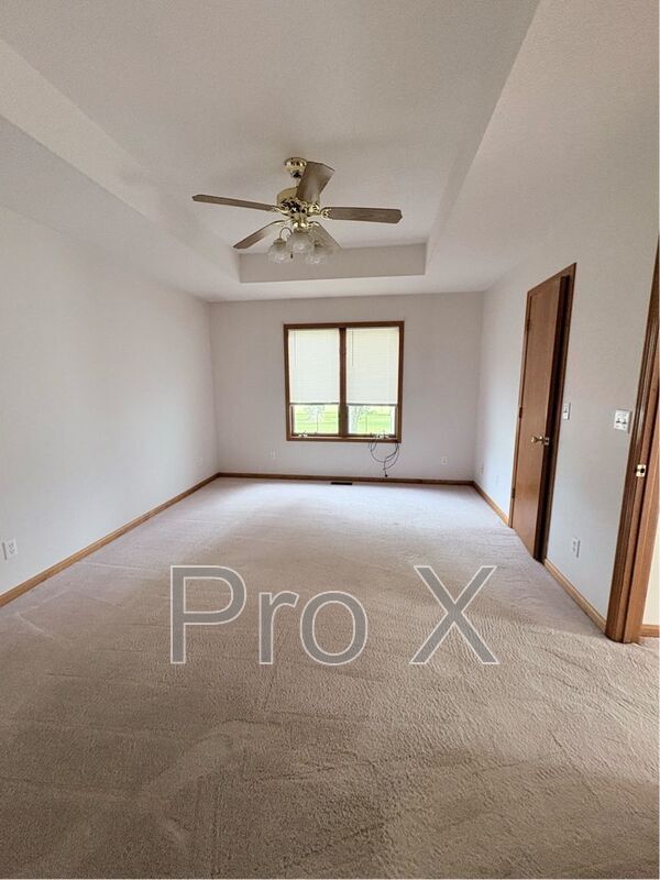 Building Photo - 124 W Briarbrook Ln