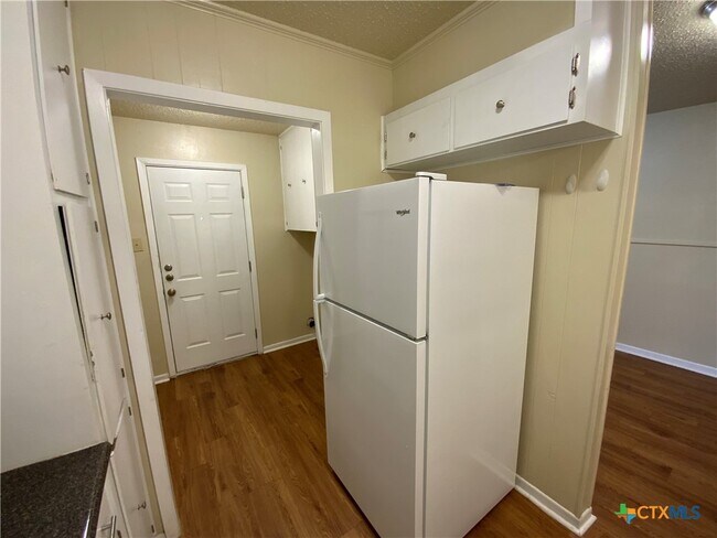 Building Photo - 510 B Cheyenne Dr