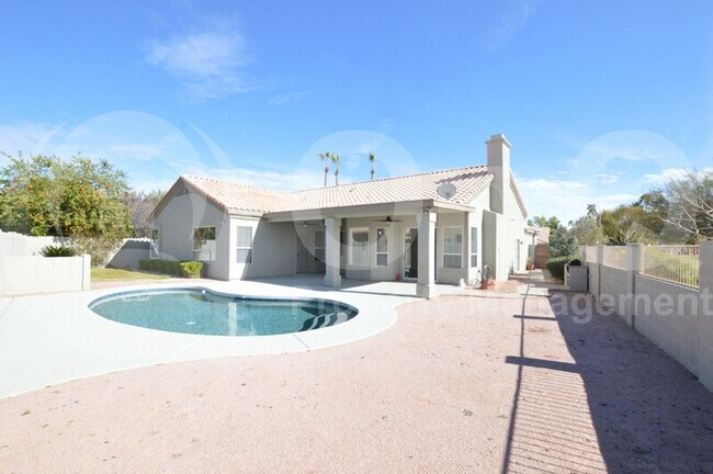 Building Photo - 1312 W Chilton Ave