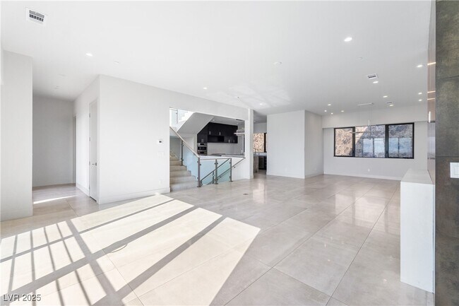 Building Photo - 386 Tranquil Peak Ct