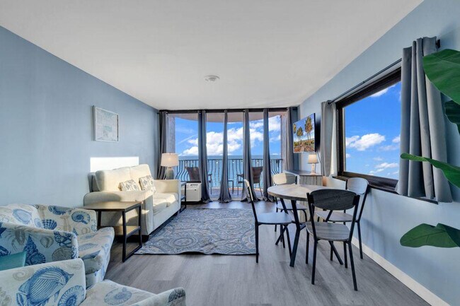 Building Photo - 2406 N Ocean Blvd