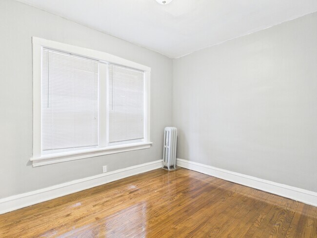 Building Photo - 7631 S Cornell Ave